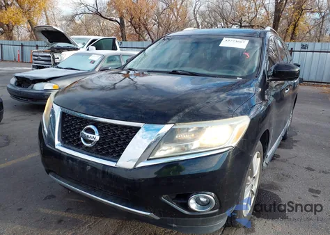 2013 Nissan Pathfinder Platinum z USA, uszkodzony, nr VIN 5N1AR2MN0DC670627